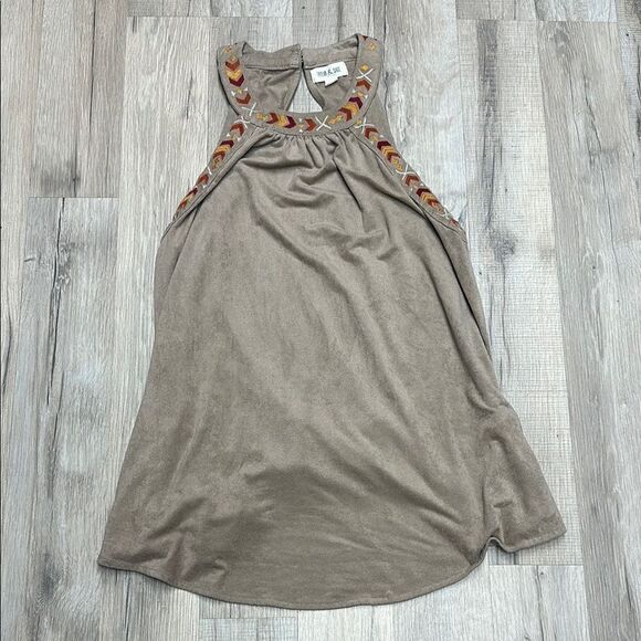 Tan Embroidered Sleeveless Top - Picture 1 of 1